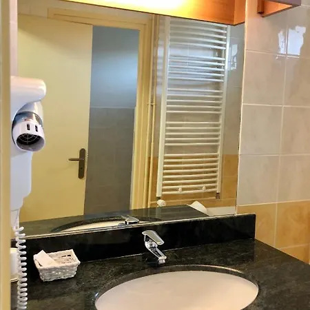 La Diligence Hotel 2*